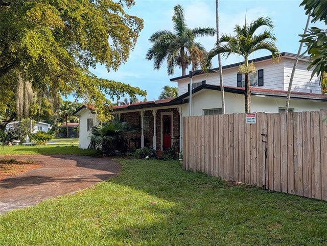 1 of 21 - 3565 Lloyd Dr, Fort Lauderdale, FL