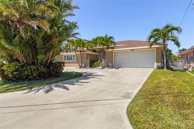 4 of 28 - 2504 Hibiscus Dr. W, Belleair Beach, FL