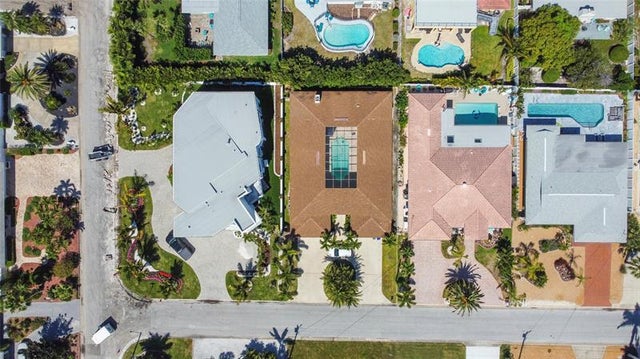 5 of 28 - 2504 Hibiscus Dr. W, Belleair Beach, FL