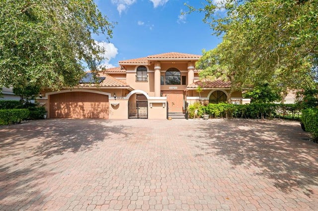 2 of 37 - 1935 Las Colinas Way, Coral Springs, FL