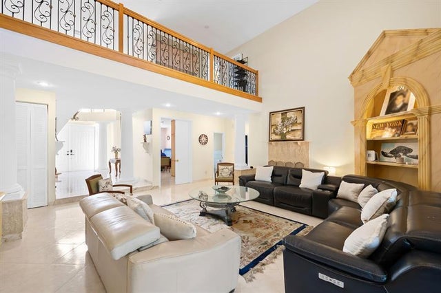5 of 37 - 1935 Las Colinas Way, Coral Springs, FL