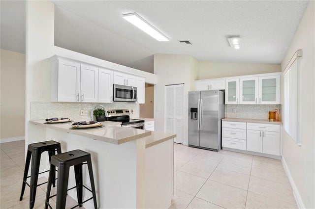 4 of 34 - 4700 Nw 7th Pl, Deerfield Beach, FL