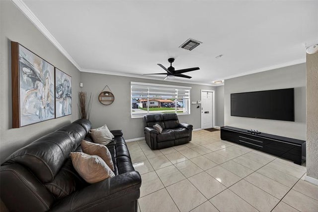 3 of 42 - 8821 Nw 11th Ct, Pembroke Pines, FL