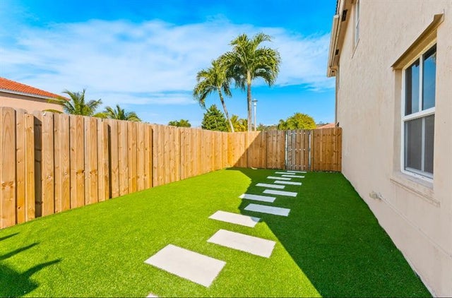4 of 22 - 6604 Schooner Ter, Margate, FL