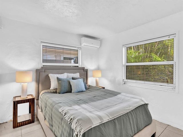 4 of 67 - 1124 Ne 18th Ave, Fort Lauderdale, FL