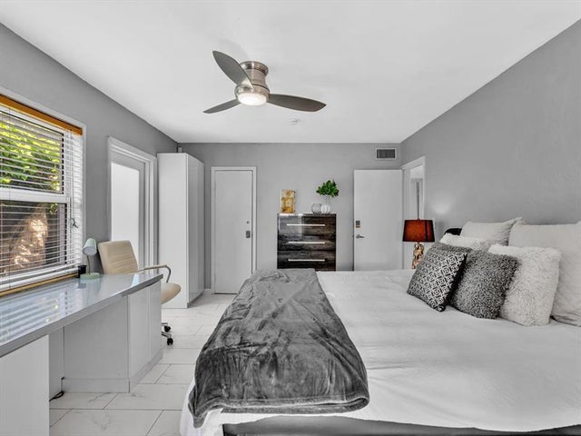 5 of 67 - 1124 Ne 18th Ave, Fort Lauderdale, FL