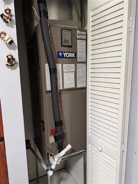 4 of 22 - 7140 Custer St, Hollywood, FL