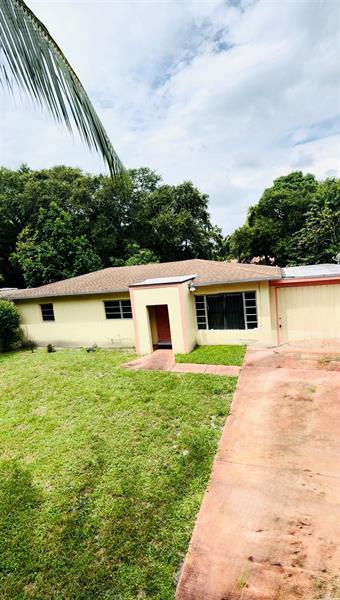 3 of 11 - 13370 Ne 5th Ave, North Miami, FL