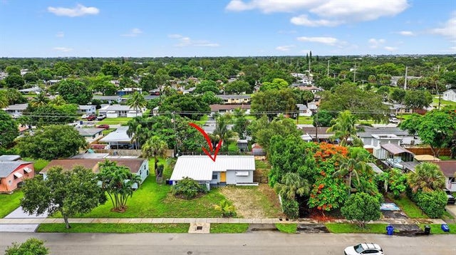 2 of 60 - 3131 Sw 20th Ct, Fort Lauderdale, FL