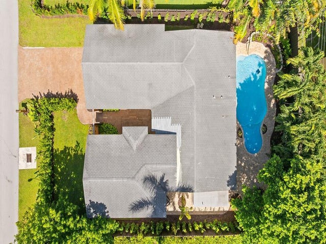 2 of 28 - 812 Nw 26th St, Wilton Manors, FL