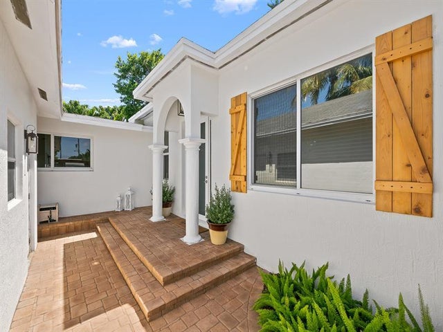 5 of 28 - 812 Nw 26th St, Wilton Manors, FL
