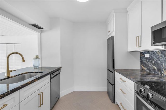 5 of 14 - 375 Orange Way, West Palm Beach, FL
