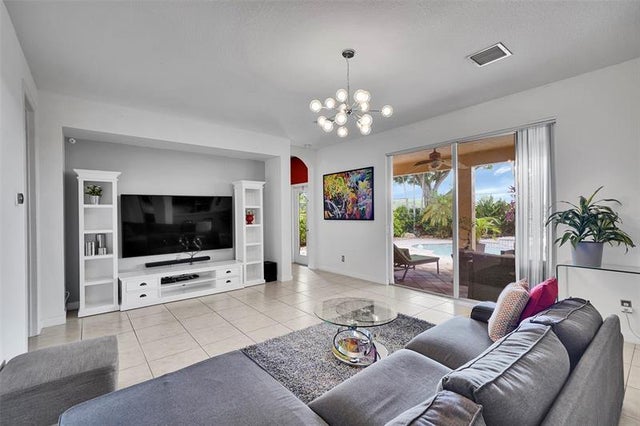 5 of 88 - 4100 E Gardenia Ave, Weston, FL