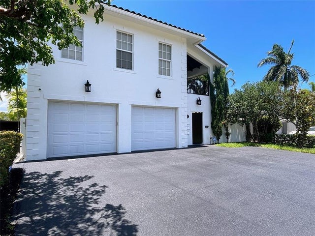 1 of 65 - 929 Ne 18th Ct, Fort Lauderdale, FL