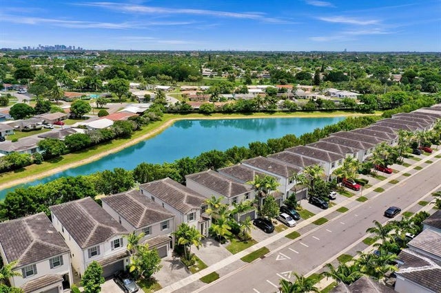 1 of 47 - 4700 Nw 48th Ter, Tamarac, FL