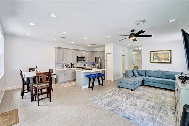 3 of 47 - 4700 Nw 48th Ter, Tamarac, FL