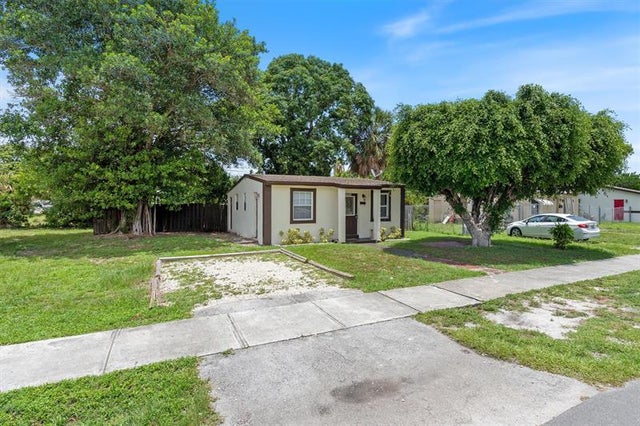2 of 12 - 1558 Nw 3rd Way, Pompano Beach, FL