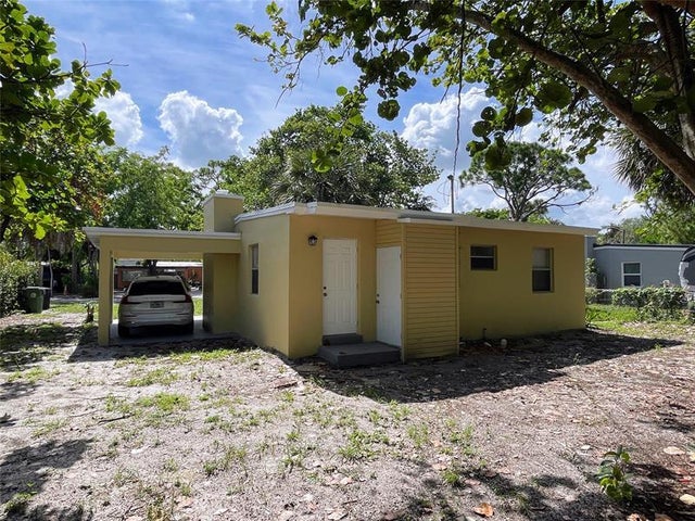 4 of 24 - 123 Sw 21st Way, Fort Lauderdale, FL