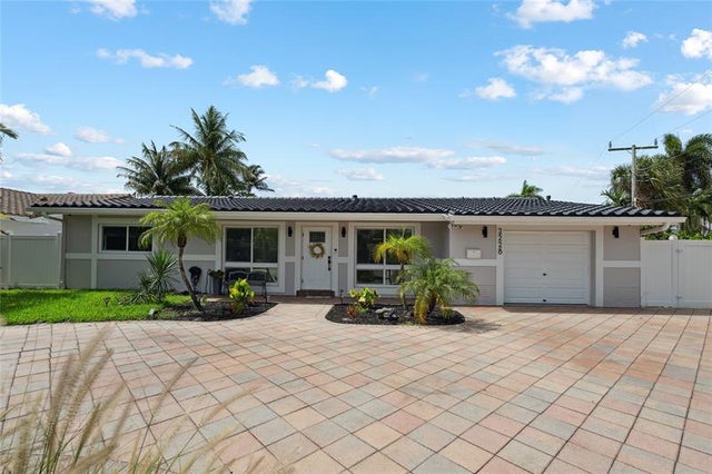 1 of 47 - 2228 Se 10th St, Pompano Beach, FL