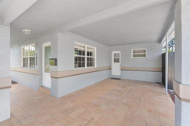 3 of 39 - 1498 Ne 39th St, Oakland Park, FL