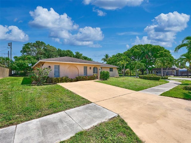 3 of 45 - 2014 7th Ct S, Lake Worth, FL