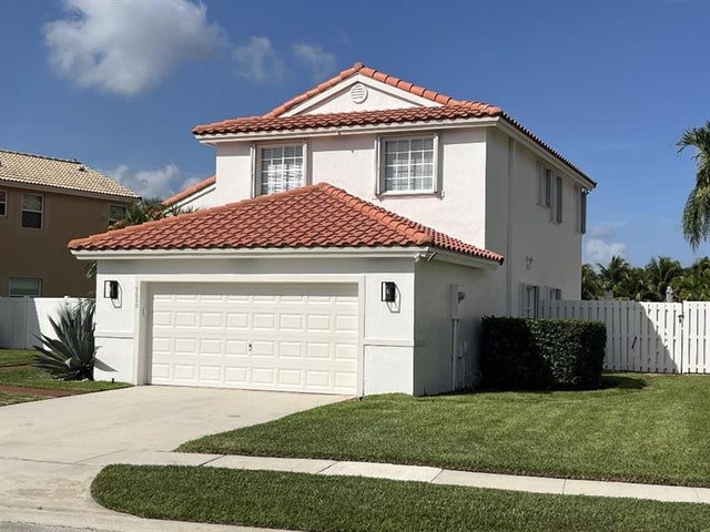 3 of 32 - 19000 Nw 10th St, Pembroke Pines, FL