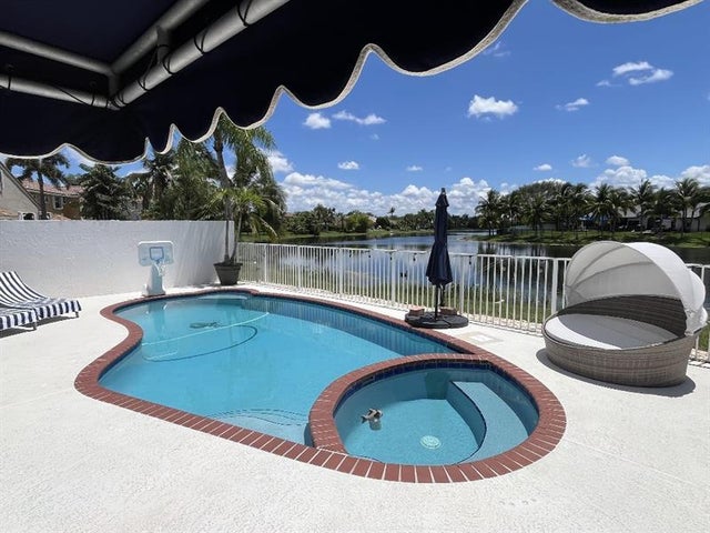 4 of 32 - 19000 Nw 10th St, Pembroke Pines, FL