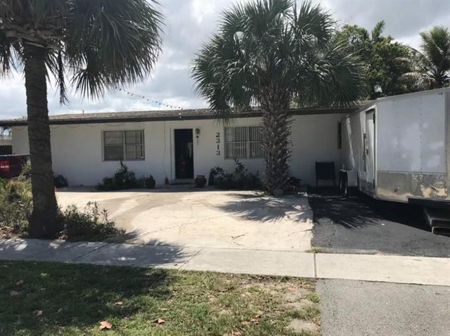 2 of 19 - 2313 E River Dr, Margate, FL