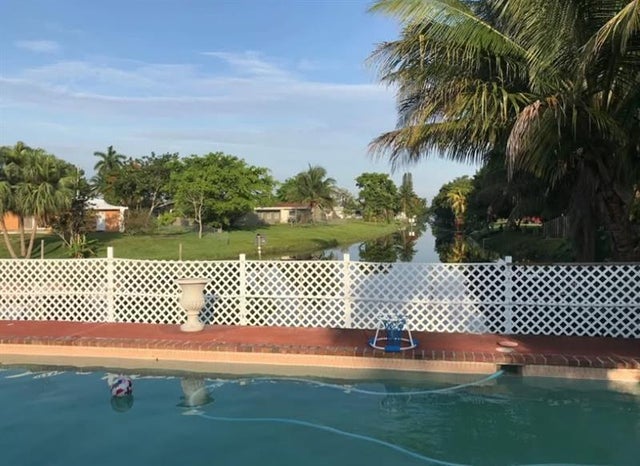 3 of 19 - 2313 E River Dr, Margate, FL