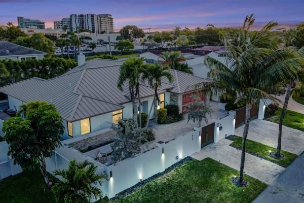 1 of 48 - 2460 Ne 36th St, Fort Lauderdale, FL