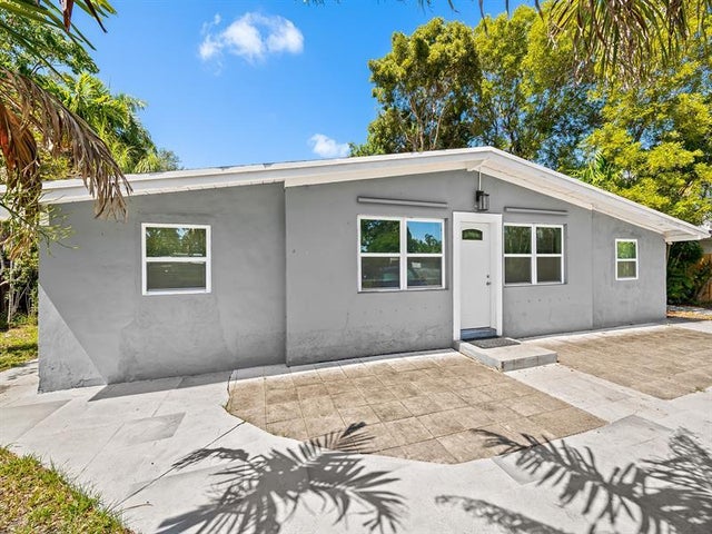 1 of 21 - 2818 Sw 13th Ct, Fort Lauderdale, FL
