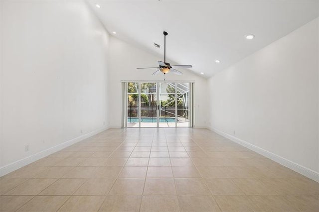 4 of 32 - 6365 Nw 77th Pl, Parkland, FL