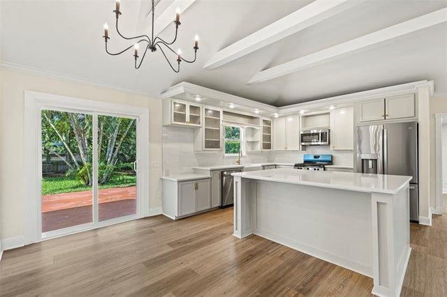 2 of 54 - 333 Sw Manor Dr, Stuart, FL