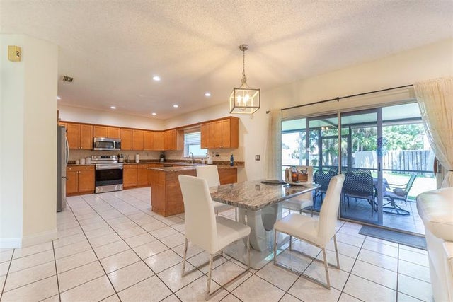 4 of 50 - 21320 Sawmill Ct, Boca Raton, FL