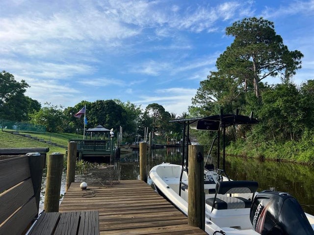 3 of 43 - 465 Ne Midvale St, Port St. Lucie, FL