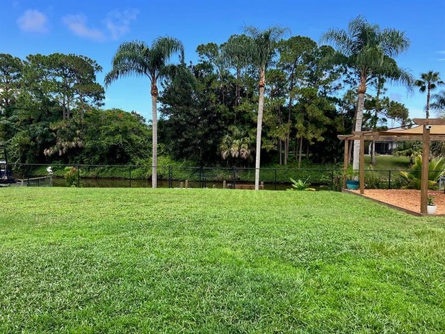 4 of 43 - 465 Ne Midvale St, Port St. Lucie, FL