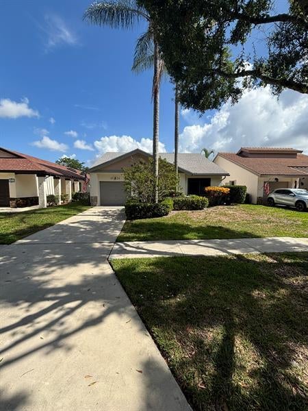 1 of 21 - 4928 Boxwood Cir, Boynton Beach, FL