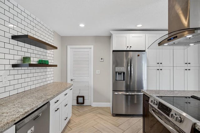 4 of 40 - 1460 Ne 57th Ct, Fort Lauderdale, FL