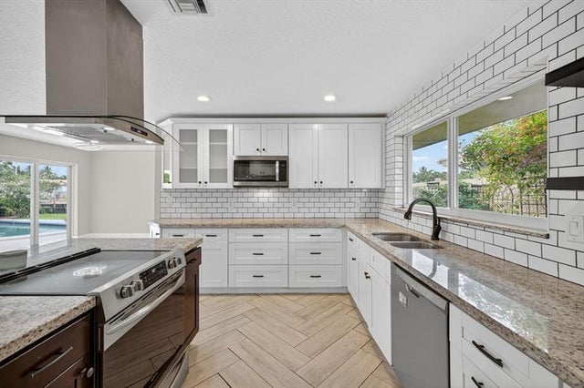 5 of 40 - 1460 Ne 57th Ct, Fort Lauderdale, FL