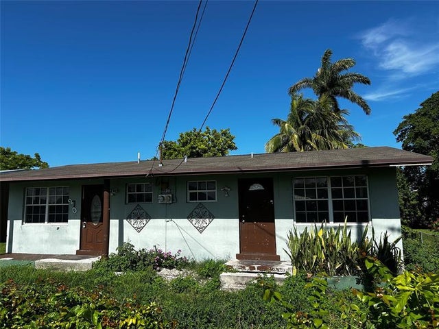 1 of 13 - 270 Sw 10th Ave, South Bay, FL