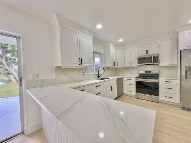 1 of 29 - 6811 Nw 32nd Ave, Fort Lauderdale, FL