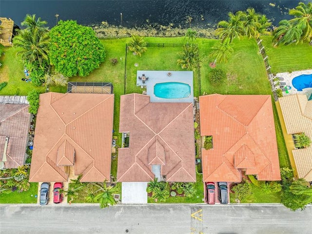 3 of 42 - 1001 Sw 115 Ave, Pembroke Pines, FL
