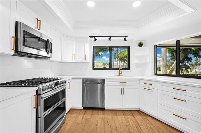 3 of 39 - 570 Se 11 Street, Pompano Beach, FL