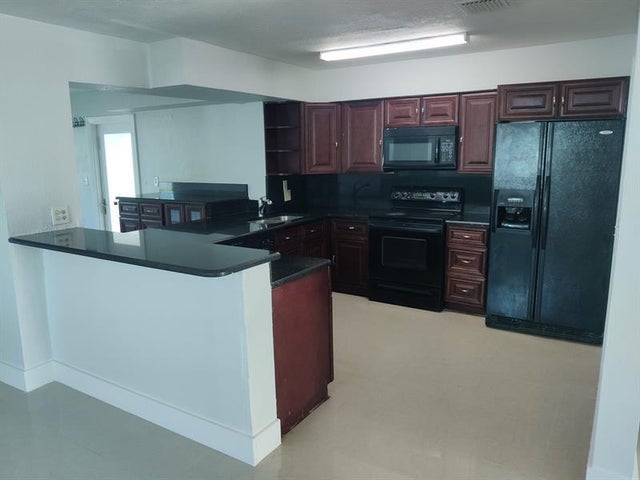 4 of 12 - 4764 Sw 34th Ter, Fort Lauderdale, FL