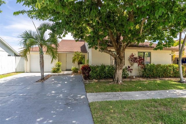 1 of 30 - 11467 Clear Creek Pl, Boca Raton, FL