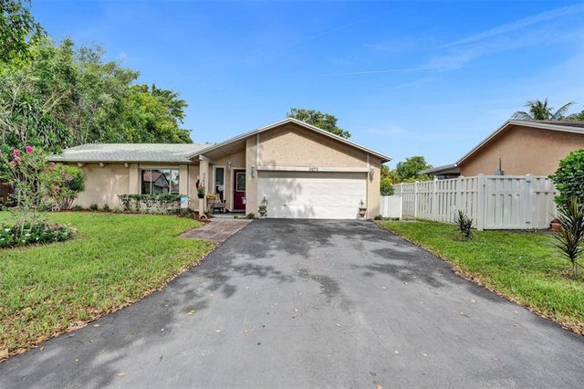 2 of 60 - 2672 Nw 95th Ter, Coral Springs, FL