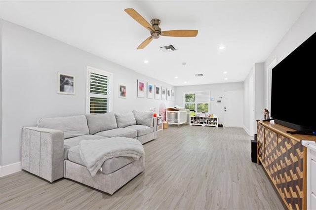 5 of 14 - 230 Sw 12 Ave, Fort Lauderdale, FL