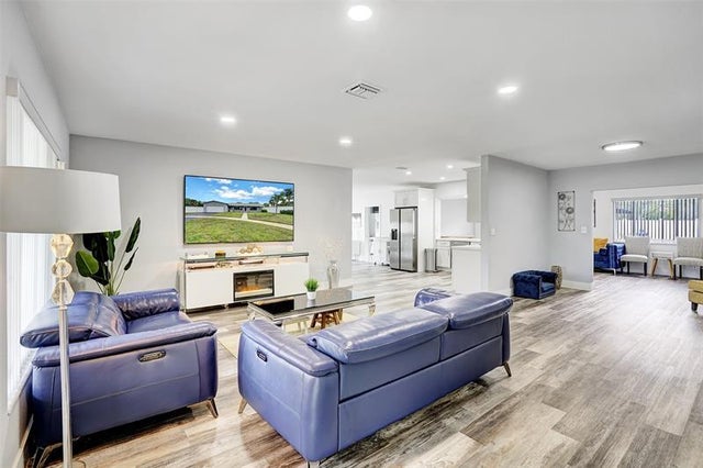 2 of 35 - 1250 Sw 59th Ter, Plantation, FL