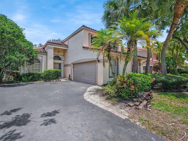 1 of 38 - 10361 Nw 11th Ct, Plantation, FL