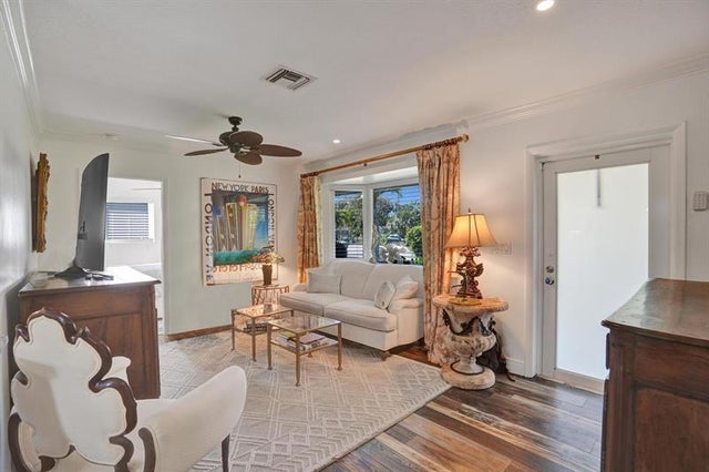 3 of 24 - 3294 Nw 6th Ave, Oakland Park, FL